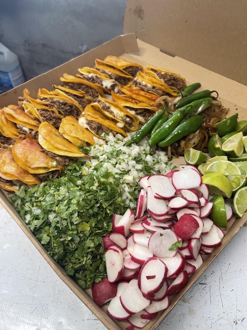 Aztecas Taco Truck